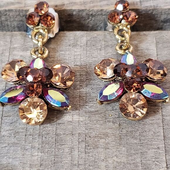 TIARA MISU Dangling Gem Pierced Earrings - Picture 2 of 5